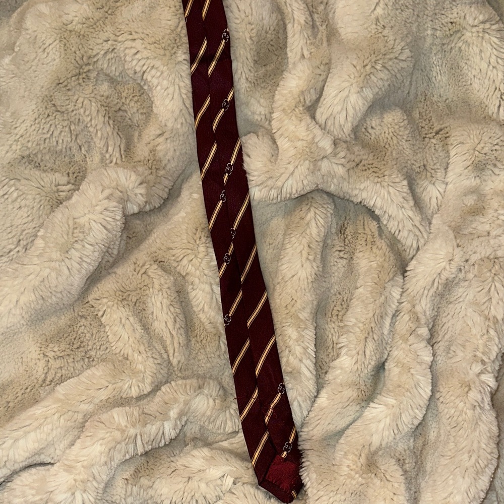 Gucci Burgundy and Gold Diagonal Striped Tie - Picture 5 of 5